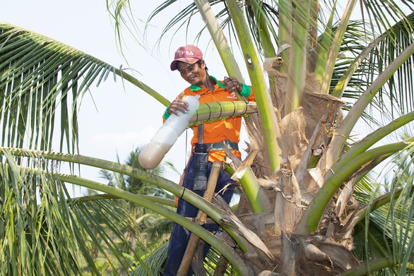Những người trẻ lội ngược dòng ở miền Tây - Kỳ 1: Mật ngọt của thạc sĩ Chal Thi - Ảnh 3. Những người trẻ lội ngược dòng ở miền Tây - Kỳ 1: Mật ngọt của thạc sĩ Chal Thi - Ảnh 3.