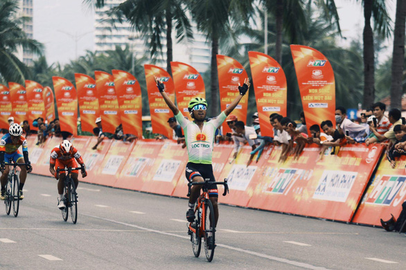 Nguyễn Hoàng Giang thắng chặng đua nhọc nhằn - Ảnh 2. Nguyễn Hoàng Giang thắng chặng đua nhọc nhằn - Ảnh 2.