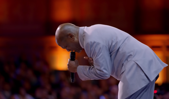 Người tù oan 37 năm gây sốt mạng xã hội khi cất giọng ở Americas Got Talent - Ảnh 4. Người tù oan 37 năm gây sốt mạng xã hội khi cất giọng ở Americas Got Talent - Ảnh 4.