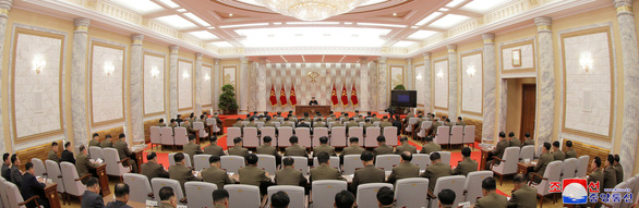 Ông Kim Jong Un chủ trì họp nâng cao năng lực hạt nhân của Triều Tiên - Ảnh 3. Ông Kim Jong Un chủ trì họp nâng cao năng lực hạt nhân của Triều Tiên - Ảnh 3.