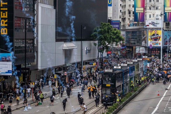 Cảnh sát Hong Kong: Không tha thứ những kẻ bạo loạn - Ảnh 3. Cảnh sát Hong Kong: Không tha thứ những kẻ bạo loạn - Ảnh 3.