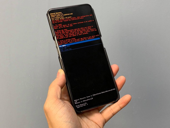 Smartphone Samsung bỗng dưng bị ‘đột tử’, Samsung nói gì? - Ảnh 1. Smartphone Samsung bỗng dưng bị ‘đột tử’, Samsung nói gì? - Ảnh 1.