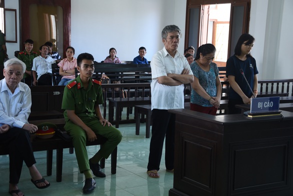 Giảm án cho cựu chánh án Tòa án nhân dân tỉnh Phú Yên - Ảnh 1. Giảm án cho cựu chánh án Tòa án nhân dân tỉnh Phú Yên - Ảnh 1.