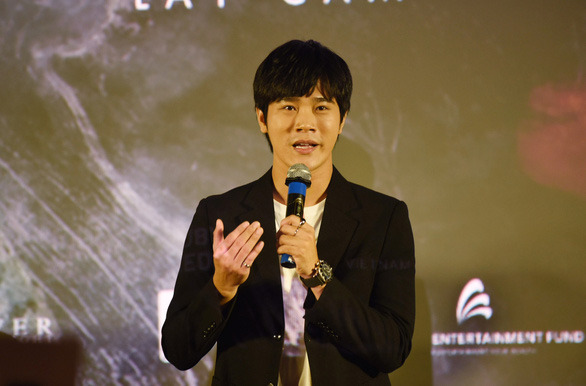 Diễn viên phim Tà Năng Phan Dũng đóng cảnh ăn ếch sống khi lạc trong rừng - Ảnh 9.