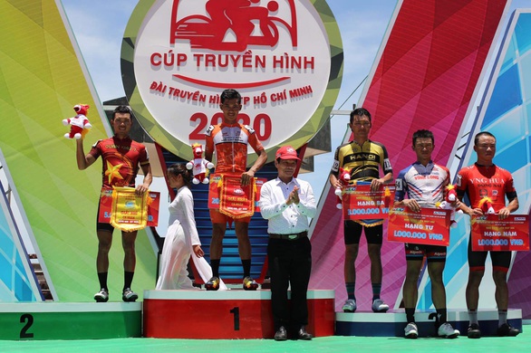 Hồ Vũ chiến thắng ở phố biển Quy Nhơn - Ảnh 2. Hồ Vũ chiến thắng ở phố biển Quy Nhơn - Ảnh 2.