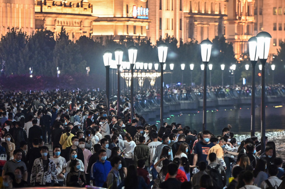 Dịch COVID-19 chiều 3-5: Gần 3 triệu du khách đổ về Bắc Kinh, Thượng Hải - Ảnh 2.