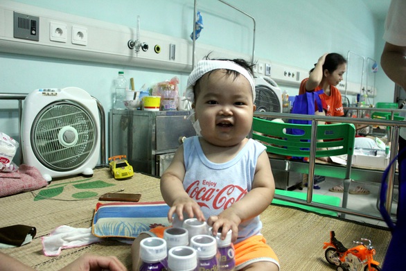 Con sẽ ăn thật nhiều để mau khỏi bệnh - Ảnh 5. Con sẽ ăn thật nhiều để mau khỏi bệnh - Ảnh 5.