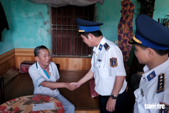 Đôi bạn cùng bàn giật giải nhất - nhì cuộc thi về biển đảo - Ảnh 4. Đôi bạn cùng bàn giật giải nhất - nhì cuộc thi về biển đảo - Ảnh 4.