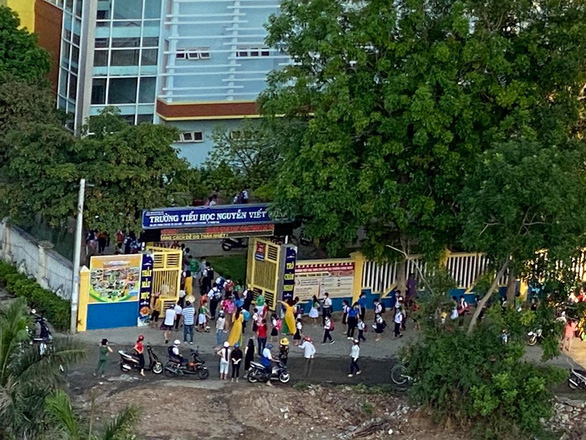 Sáng nay 4-5, học sinh 63 tỉnh thành trở lại trường - Ảnh 11.