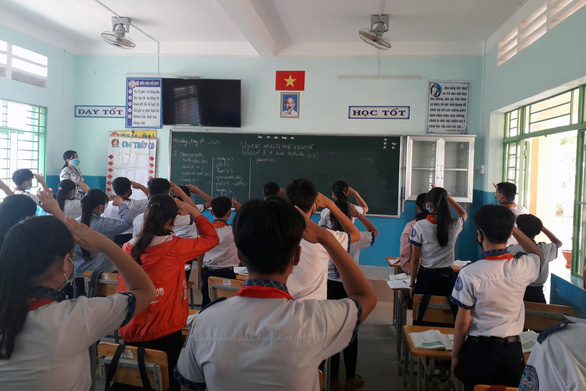 Sáng nay 4-5, học sinh 63 tỉnh thành trở lại trường - Ảnh 14.