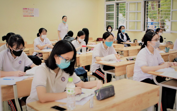 Hanoi students return to school on 2-3 - Photo 1.