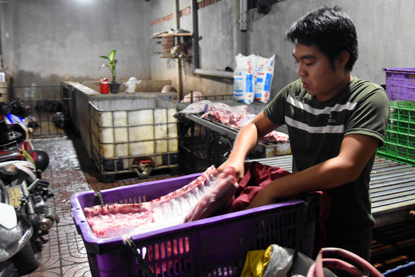 Bán 98kg thịt heo không phép, bị xử phạt hơn 7 triệu đồng - Ảnh 1.