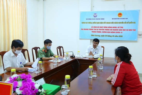 Giả trang thông tin điện tử gom sổ bảo hiểm xã hội - Ảnh 1. Giả trang thông tin điện tử gom sổ bảo hiểm xã hội - Ảnh 1.