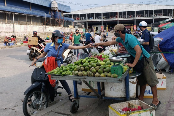 Vụ thu tiền bảo kê ở Đồng Nai: Hàng trăm tiểu thương phải chung tiền - Ảnh 1. Vụ thu tiền bảo kê ở Đồng Nai: Hàng trăm tiểu thương phải chung tiền - Ảnh 1.