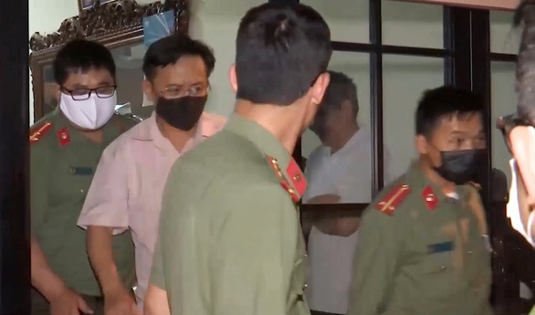 Ngã giá tiền tỉ để nâng điểm thi tại Sơn La - Ảnh 4. Ngã giá tiền tỉ để nâng điểm thi tại Sơn La - Ảnh 4.