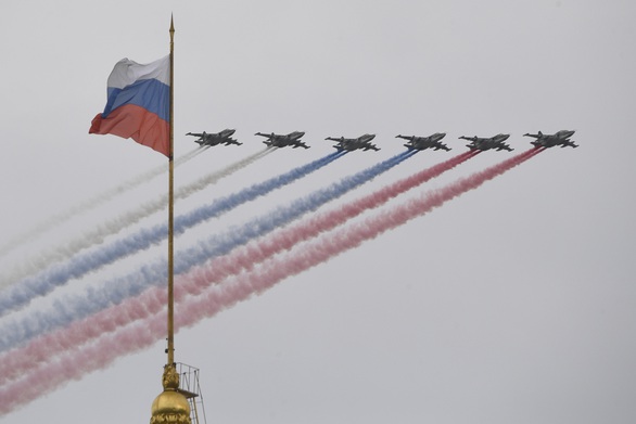 Kỷ niệm Ngày chiến thắng, ông Putin nói Nga không thể bị đánh bại - Ảnh 1. Kỷ niệm Ngày chiến thắng, ông Putin nói Nga không thể bị đánh bại - Ảnh 1.