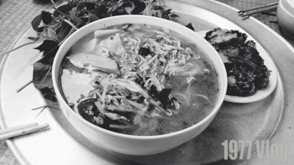 1977 Vlog đến làng Vũ Đại, phát hiện Chí Phèo săn tê giác, tê tê... - Ảnh 3. 1977 Vlog đến làng Vũ Đại, phát hiện Chí Phèo săn tê giác, tê tê... - Ảnh 3.