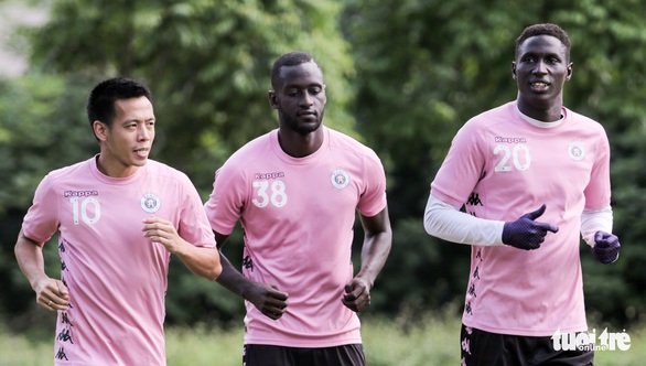 Ngoại binh rời Hà Nội FC về Quảng Nam, tái hiện thương vụ lạ kỳ Hoàng Vũ Samson - Ảnh 1. Ngoại binh rời Hà Nội FC về Quảng Nam, tái hiện thương vụ lạ kỳ Hoàng Vũ Samson - Ảnh 1.