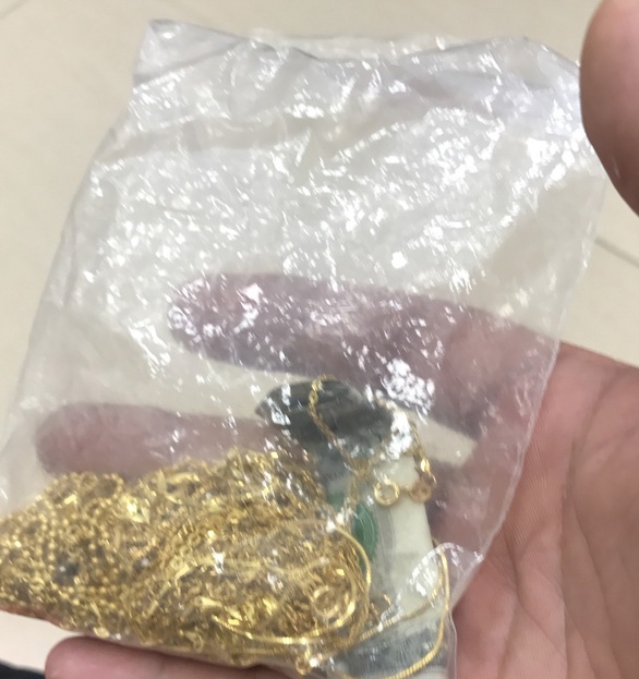 Bắt giữ nghi phạm cướp tiệm vàng ở TP Thanh Hóa - Ảnh 2. Bắt giữ nghi phạm cướp tiệm vàng ở TP Thanh Hóa - Ảnh 2.
