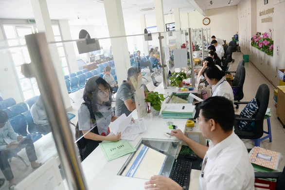 Thực hiện dịch vụ công trực tuyến hỗ trợ người dân khó khăn do COVID-19 - Ảnh 1. Thực hiện dịch vụ công trực tuyến hỗ trợ người dân khó khăn do COVID-19 - Ảnh 1.