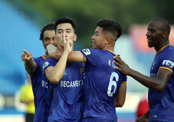 Tiến Linh ghi bàn trở lại, B.Bình Dương vùi dập Hải Phòng 5-0 - Ảnh 3. Tiến Linh ghi bàn trở lại, B.Bình Dương vùi dập Hải Phòng 5-0 - Ảnh 3.