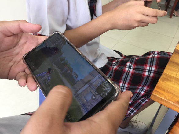 Học trò chơi game: đủ loại nhập vai, sinh tồn, cung đấu - Ảnh 1. Học trò chơi game: đủ loại nhập vai, sinh tồn, cung đấu - Ảnh 1.