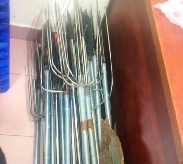 Triệu tập 54 người liên quan ‘băng nhóm áo cam’ náo loạn quán ốc - Ảnh 2. Triệu tập 54 người liên quan ‘băng nhóm áo cam’ náo loạn quán ốc - Ảnh 2.