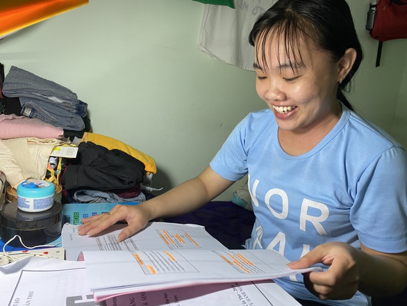 Sau nỗi đau mất mẹ cha, lần từng bước vào con đường đại học - Ảnh 1. Sau nỗi đau mất mẹ cha, lần từng bước vào con đường đại học - Ảnh 1.