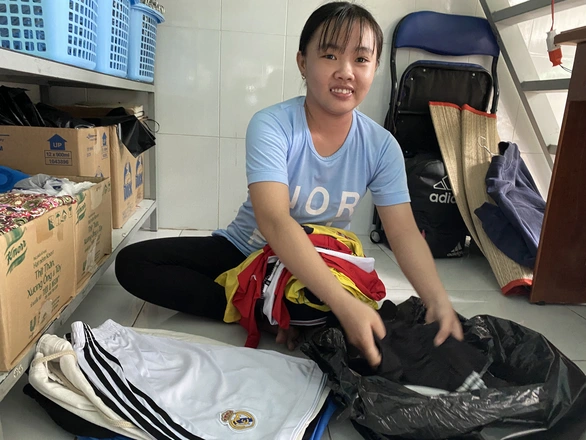 Sau nỗi đau mất mẹ cha, lần từng bước vào con đường đại học - Ảnh 2. Sau nỗi đau mất mẹ cha, lần từng bước vào con đường đại học - Ảnh 2.