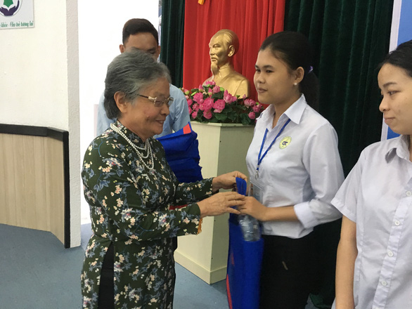 Xưa mình được giúp, nay có điều kiện mình giúp lại các em sinh viên... - Ảnh 1. Xưa mình được giúp, nay có điều kiện mình giúp lại các em sinh viên... - Ảnh 1.