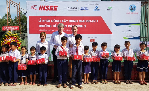 Ximăng INSEE tài trợ 20 tỉ xây trường cho học trò vùng sâu - Ảnh 1. Ximăng INSEE tài trợ 20 tỉ xây trường cho học trò vùng sâu - Ảnh 1.