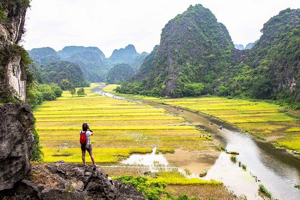 Ninh Bình được đăng cai tổ chức tiếp Năm du lịch quốc gia 2021 - Ảnh 1. Ninh Bình được đăng cai tổ chức tiếp Năm du lịch quốc gia 2021 - Ảnh 1.