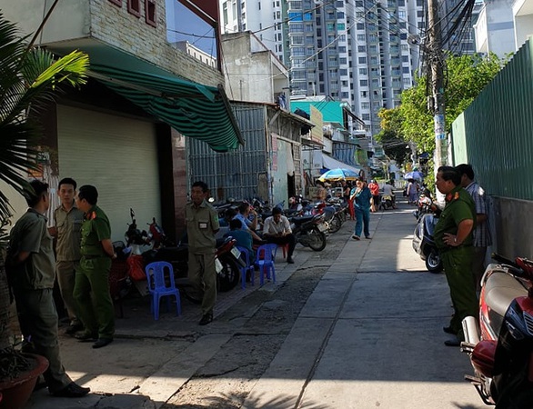 Cháy ở Tân Phú, cha và con gái chết, người mẹ bị bỏng nặng - Ảnh 1. Cháy ở Tân Phú, cha và con gái chết, người mẹ bị bỏng nặng - Ảnh 1.