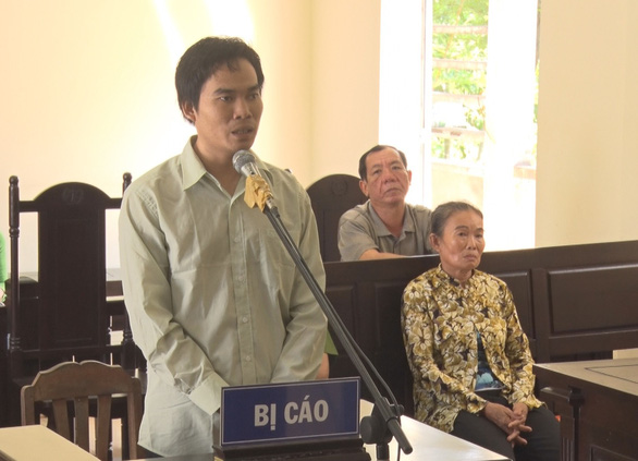 Trộm 10 cây vàng của mẹ, con trai lãnh án 8,5 năm tù - Ảnh 1. Trộm 10 cây vàng của mẹ, con trai lãnh án 8,5 năm tù - Ảnh 1.