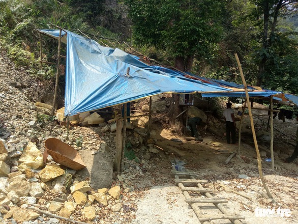 Kiến nghị dùng thuốc nổ đánh sập các hầm vàng - Ảnh 4. Kiến nghị dùng thuốc nổ đánh sập các hầm vàng - Ảnh 4.