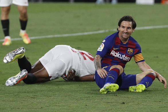 Barca bị Sevilla cầm hòa, Messi suýt đánh nhau trên sân - Ảnh 1. Barca bị Sevilla cầm hòa, Messi suýt đánh nhau trên sân - Ảnh 1.