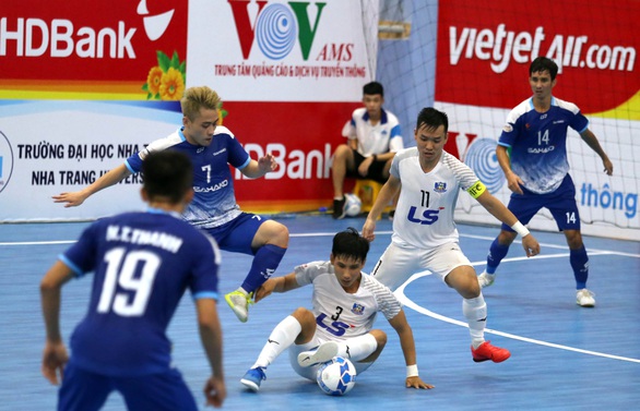 Không thể thắng Sahako, Thái Sơn Nam ra khỏi top 3 Giải futsal VĐQG 2020 - Ảnh 1. Không thể thắng Sahako, Thái Sơn Nam ra khỏi top 3 Giải futsal VĐQG 2020 - Ảnh 1.
