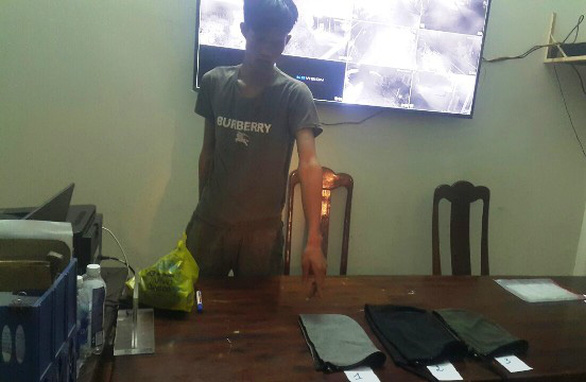 Bắt tạm giam 4 tháng nghi phạm giết bé gái 13 tuổi ở Phú Yên - Ảnh 1. Bắt tạm giam 4 tháng nghi phạm giết bé gái 13 tuổi ở Phú Yên - Ảnh 1.