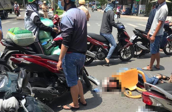 Trộm xe SH còn đâm chém trọng thương 2 người rượt đuổi ở quận Bình Tân - Ảnh 1.