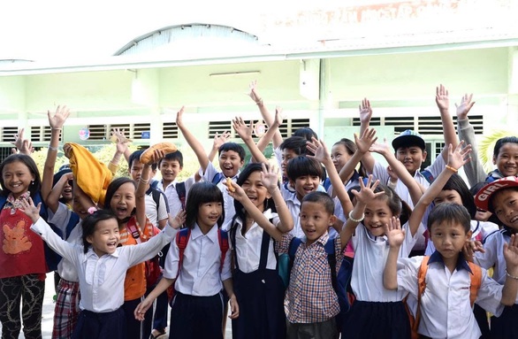 Tháo gỡ vướng mắc để học sinh nghèo được uống Sữa học đường miễn phí - Ảnh 2. Tháo gỡ vướng mắc để học sinh nghèo được uống Sữa học đường miễn phí - Ảnh 2.