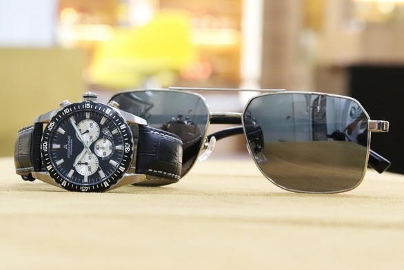 Mua 1 được 2 cực hot tại Đăng Quang Watch - Ảnh 4. Mua 1 được 2 cực hot tại Đăng Quang Watch - Ảnh 4.