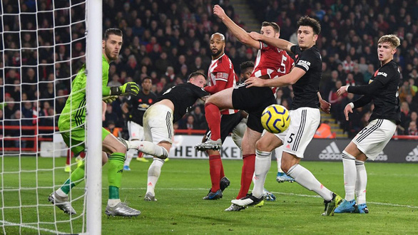 Vòng 31 Giải ngoại hạng Anh (Premier League): Quỷ đỏ đua với ngựa ô - Ảnh 1. Vòng 31 Giải ngoại hạng Anh (Premier League): Quỷ đỏ đua với ngựa ô - Ảnh 1.