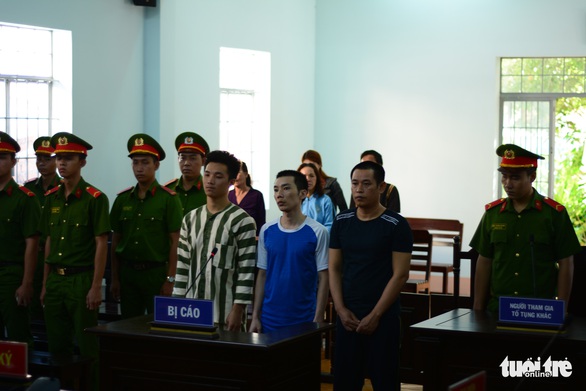 Ai đưa điện thoại để Huy nấm độc và đồng phạm lên kế hoạch vượt ngục? - Ảnh 1. Ai đưa điện thoại để Huy nấm độc và đồng phạm lên kế hoạch vượt ngục? - Ảnh 1.