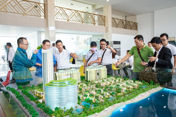 Gần 300 khách hàng tham quan trải nghiệm nhà mẫu khu căn hộ ‘resort’ Aquamarine - Ảnh 3. Gần 300 khách hàng tham quan trải nghiệm nhà mẫu khu căn hộ ‘resort’ Aquamarine - Ảnh 3.