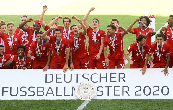 Bayern Munich đăng quang trong lặng lẽ - Ảnh 7. Bayern Munich đăng quang trong lặng lẽ - Ảnh 7.