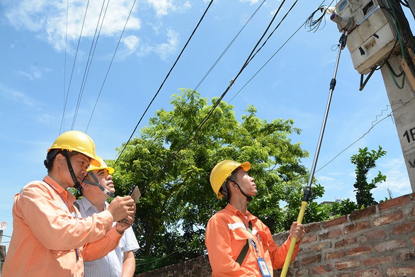 Lắp côngtơ điện tử để giảm sai sót ghi điện - Ảnh 1. Lắp côngtơ điện tử để giảm sai sót ghi điện - Ảnh 1.