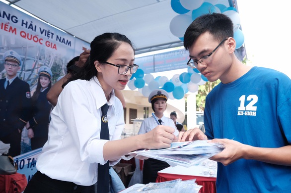 Sáng nay báo Tuổi Trẻ tư vấn tuyển sinh tại Cần Thơ, Hải Phòng: Khám phá ngành nghề, săn tìm cơ hội - Ảnh 10. Sáng nay báo Tuổi Trẻ tư vấn tuyển sinh tại Cần Thơ, Hải Phòng: Khám phá ngành nghề, săn tìm cơ hội - Ảnh 10.