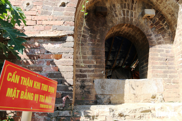 Chiếc cổng kỳ lạ tuyệt đẹp vừa phát lộ ở kinh thành Huế: Không chỉ có một - Ảnh 6.