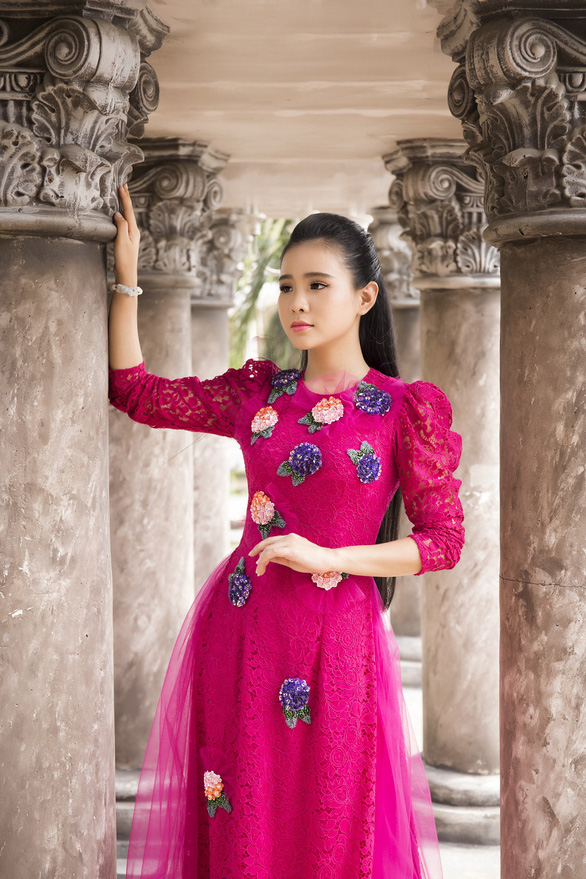 Thiên thần bolero Quỳnh Trang mang lại làn gió mới với liên khúc 30 bài bolero - Ảnh 1.