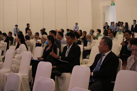 Eximbank hoãn cả hai đại hội cổ đông trong một ngày - Ảnh 2. Eximbank hoãn cả hai đại hội cổ đông trong một ngày - Ảnh 2.